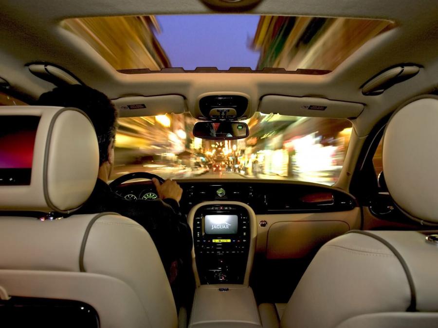  Jaguar XJ Super V8 2003 года  (фото 14 из 46)